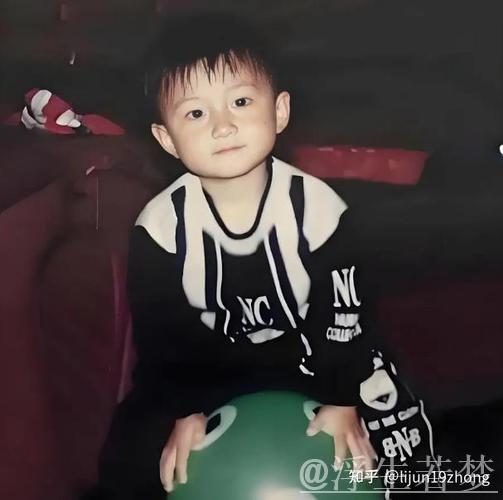 赵心童12-4大胜,距斯诺克世锦赛四强仅差一步 赵心童12-4大胜,距斯诺克世锦赛四强仅差一步